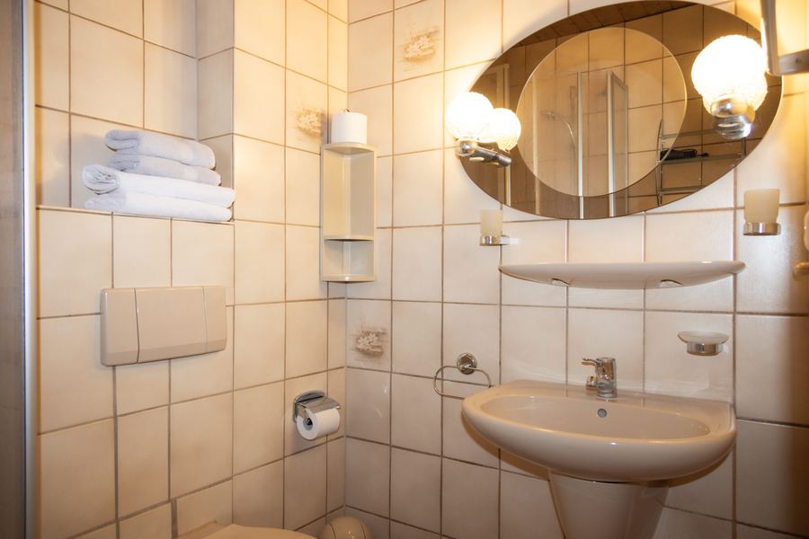 Badezimmer mit Waschbecken